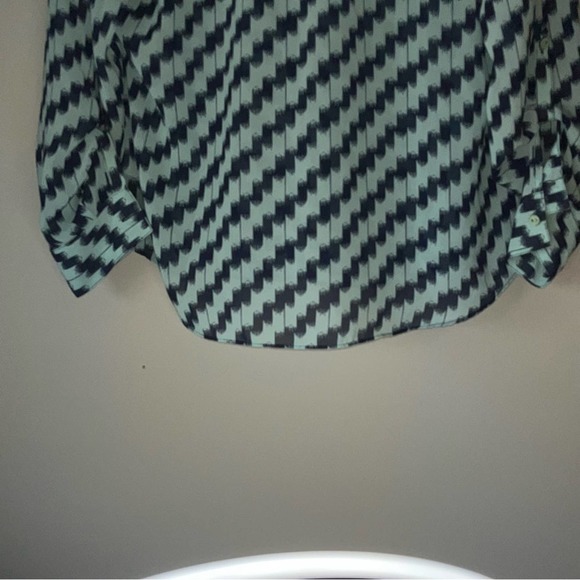 40% OFF a.n.a Blue Patterned Long Sleeve Blouse Size Large - Picture 11 of 12
